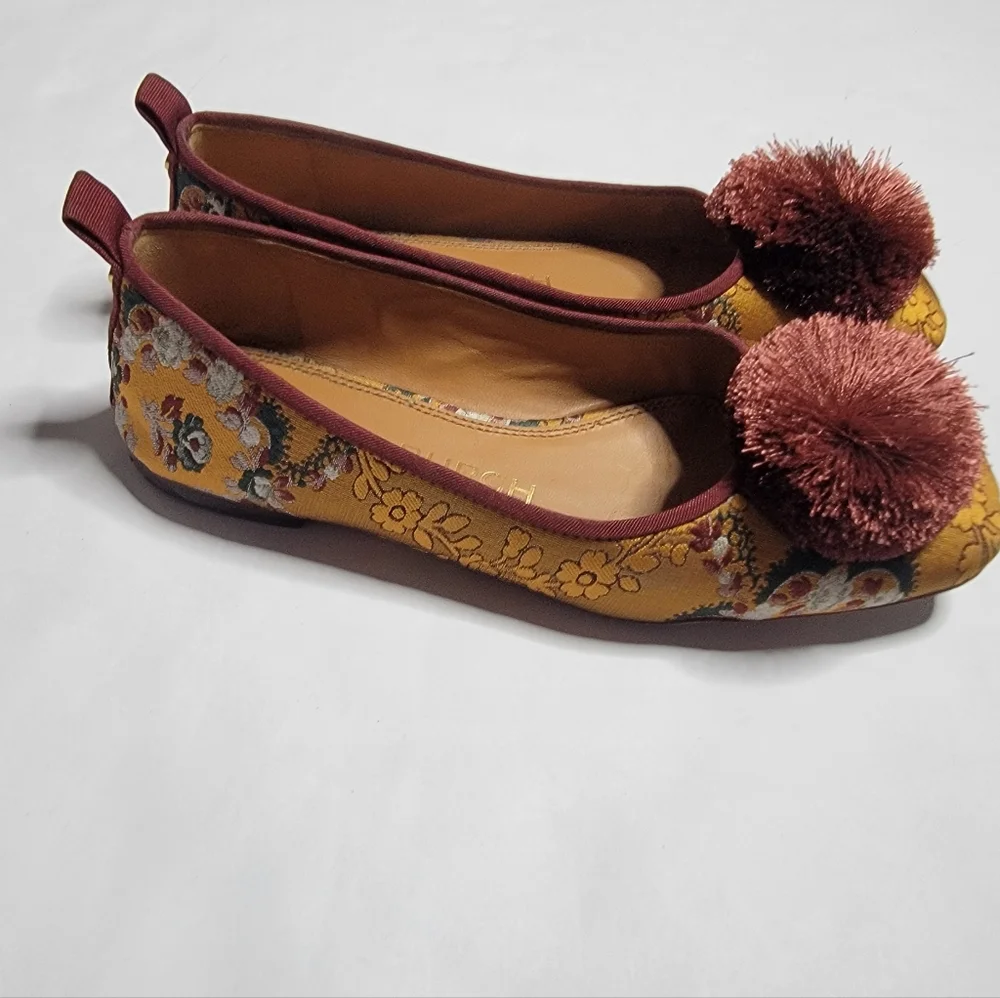 ✨ Tory Burch Pom Pom Ballet Flats Size 7M Floral Brocade Leather Sole